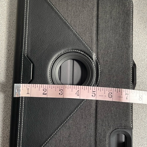 Targus Versa Vu 360-Degree Black & Grey iPad Pro Case 11 Inch - Picture 9 of 10